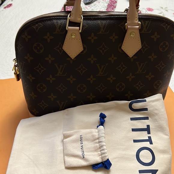 Louis Vuttion ALMA PM - Picture 9 of 10